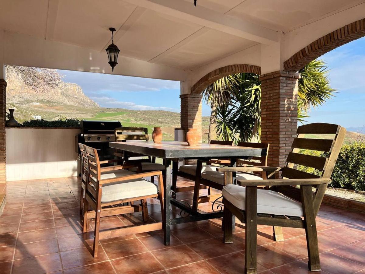 Villa Andalucian Serenity At Cortijo Lucero à Villanueva de la Concepción Extérieur photo