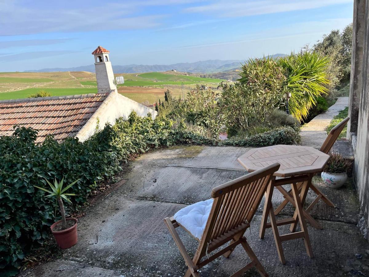 Villa Andalucian Serenity At Cortijo Lucero à Villanueva de la Concepción Extérieur photo